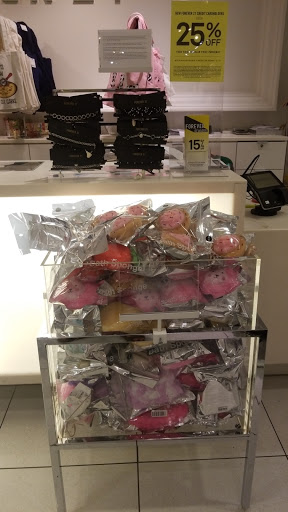 Clothing Store «Forever 21», reviews and photos, 1600 S Azusa Ave, Rowland Heights, CA 91748, USA