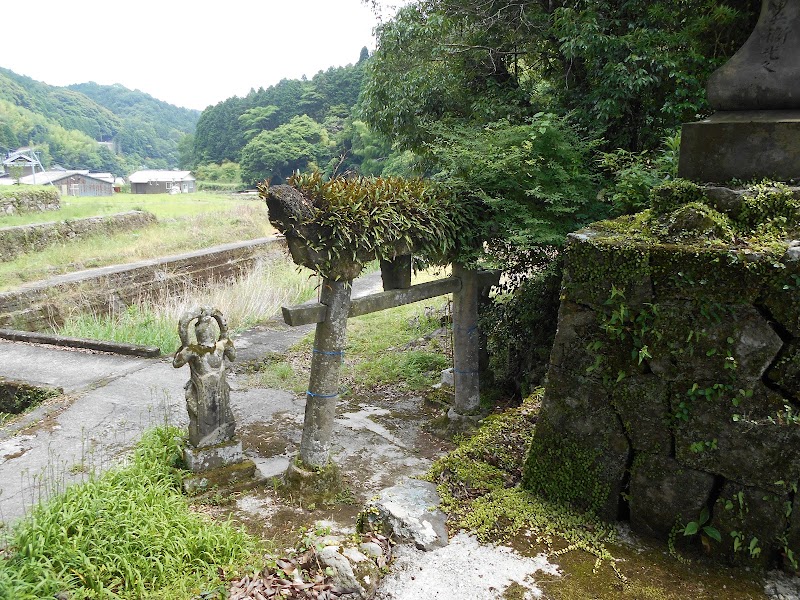 山神社（下油留木）