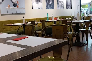 Léonard café&restaurant image