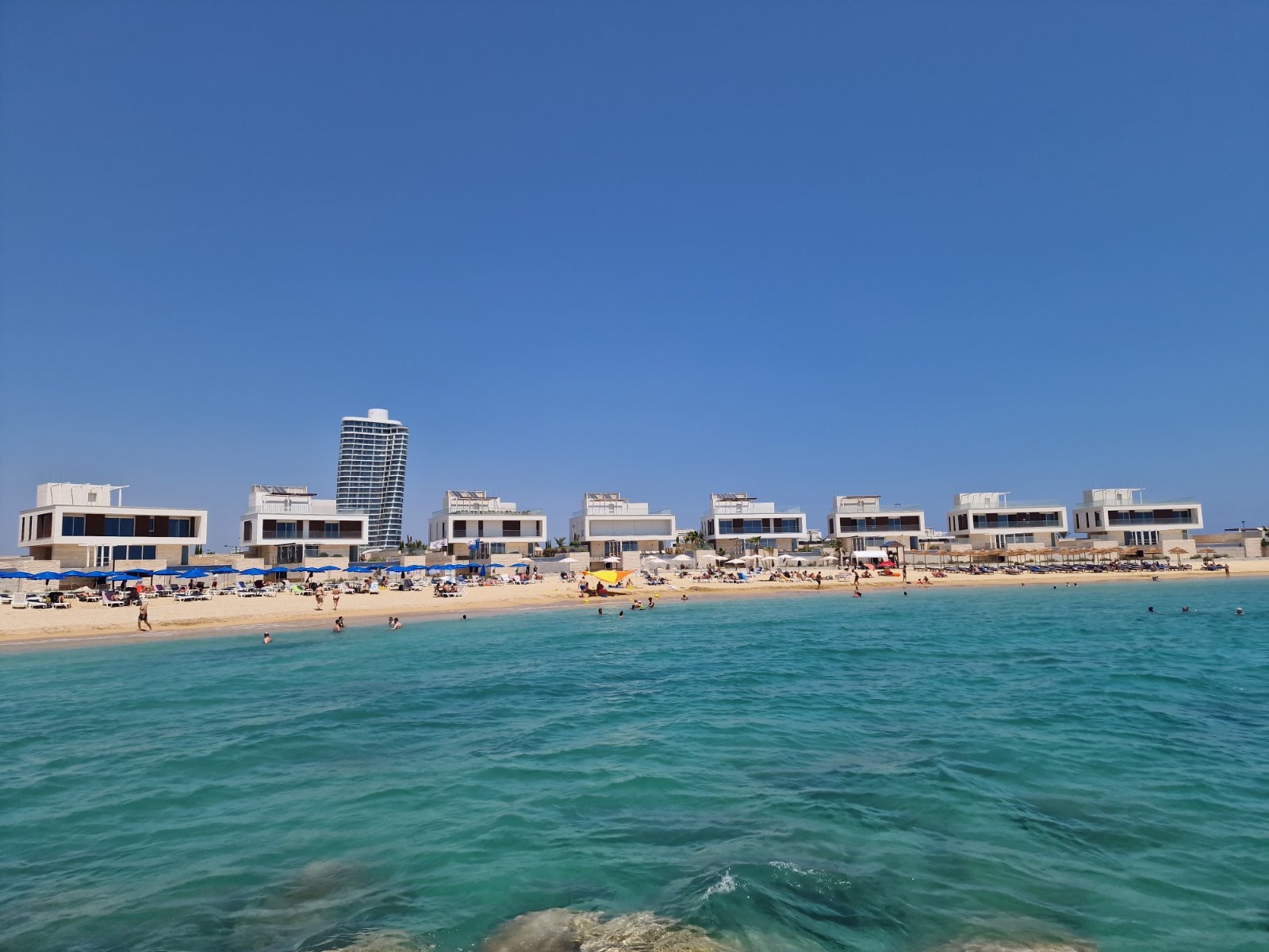 Foto von Ayia Napa Turtle Beach mit geräumige küstenlinie