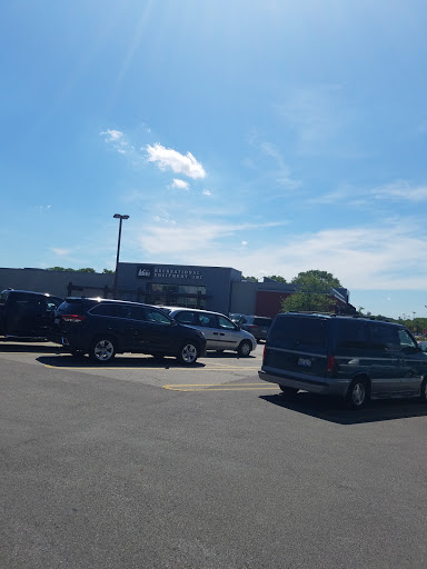Camping Store «REI», reviews and photos, 1209 E Golf Rd, Schaumburg, IL 60173, USA