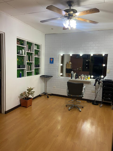 FER Studio Salon