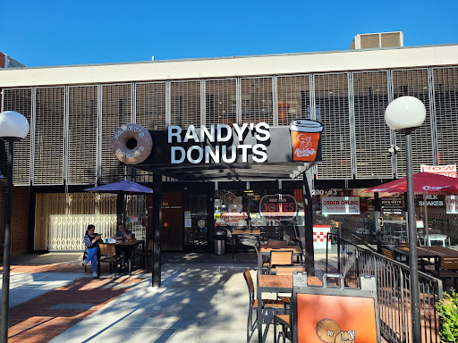 Shopping Mall «Shops On Lake Avenue», reviews and photos, 345 S Lake Ave, Pasadena, CA 91101, USA