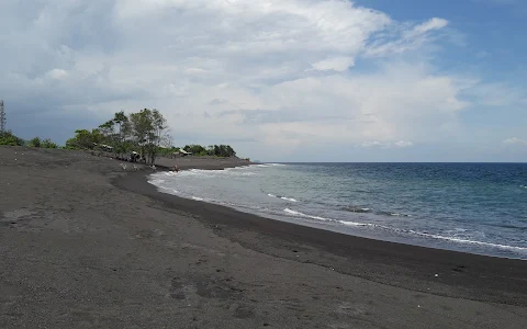 Pantai Karangnadi image