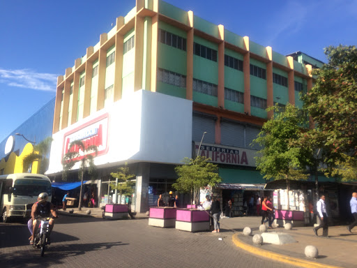 Tiendas para comprar gabardinas mujer Santo Domingo