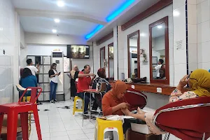 Herman Salon & Spa Jalan Daeng Tata Raya image