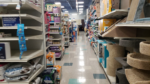 Pet Supply Store «Petco Animal Supplies», reviews and photos, 629 E Dundee Rd, Palatine, IL 60067, USA