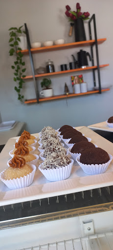Logo da empresa - Levain • Padaria & Confeitaria
