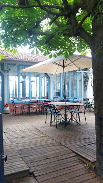 Atmosphère du Restaurant français La Guinguette à Le Plessis-Robinson - n°15