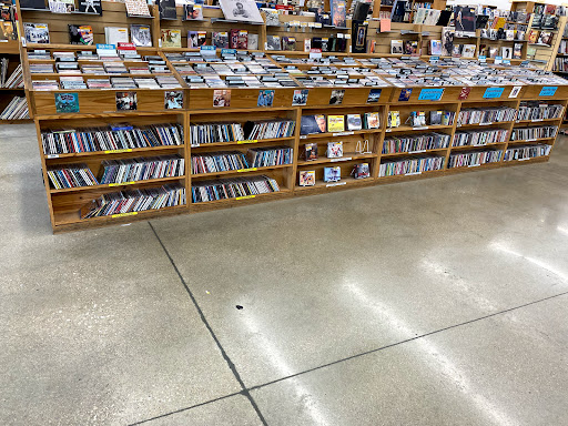 Book Store «Half Price Books», reviews and photos, 1075 E Golf Rd, Schaumburg, IL 60173, USA