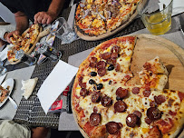 Plats et boissons du Pizzeria Pizza Delices à Le Pradet - n°2
