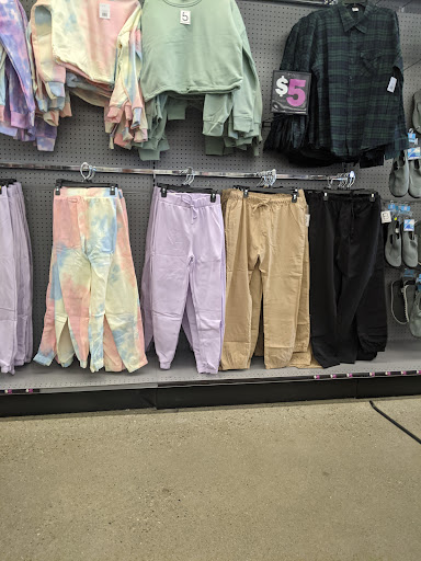 Variety Store «Five Below», reviews and photos, 935 Riverdale St, West Springfield, MA 01089, USA