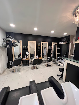 Rêvelation Bel air Coiffure Mixte &Barbier à Salon-de-Provence
