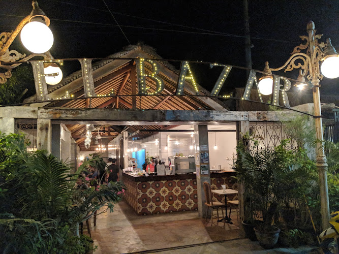 El Bazar Cafe & Restaurant
