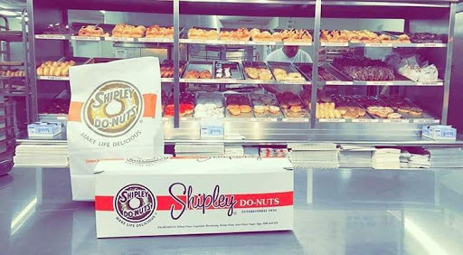 Restaurant «Shipley Do-nuts Lake Travis», reviews and photos, 3620 Ranch Rd 620 S #100, Bee Cave, TX 78738, USA