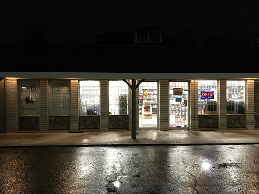 Liquor Store «Hawthorne Liquor Store», reviews and photos, 4638 SE Hawthorne Blvd, Portland, OR 97215, USA