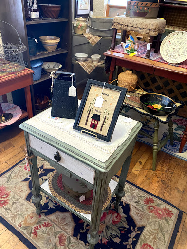 Home Goods Store «Olde Factory», reviews and photos, 139 S Hanover St, Hummelstown, PA 17036, USA
