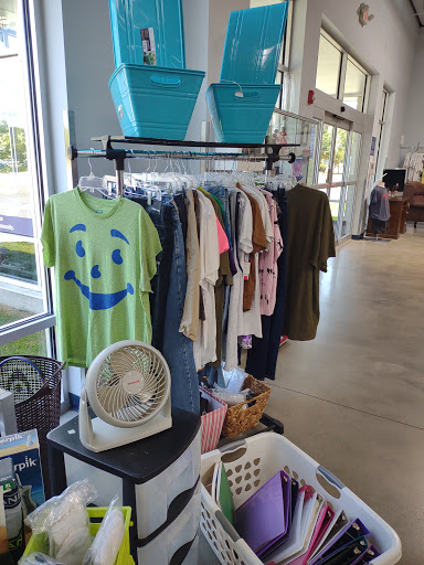 Thrift Store «Goodwill Warwick Retail Store», reviews and photos, 11061 Warwick Blvd, Newport News, VA 23601, USA