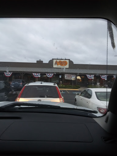 American Restaurant «Cracker Barrel Old Country Store», reviews and photos, 475 Rivers Edge Dr, Milford, OH 45150, USA
