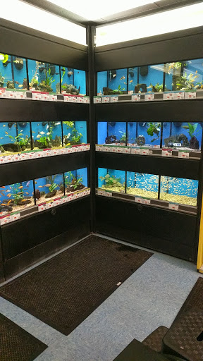 Pet Supply Store «Pet Supplies Plus», reviews and photos, 2982 S Illinois 83, Mundelein, IL 60060, USA