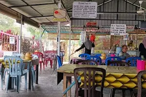 Warung Pak Daud Masjid Tanah image