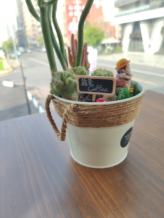 OWNLIFE Coffee 蓊萊咖啡