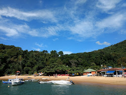 Japariz beach'in fotoğrafı uçurumlarla desteklenmiş