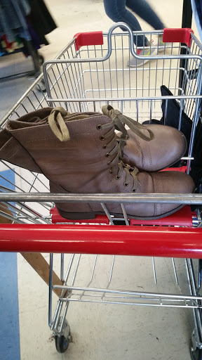 Thrift Store «Park Avenue Thrift», reviews and photos, 1021 Jesse Jewell Pkwy, Gainesville, GA 30501, USA