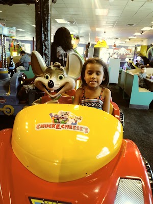 Chuck E. Cheese - photo 4