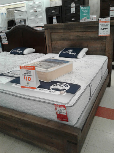 Discount Store «Big Lots», reviews and photos, 5640 Dixie Hwy, Waterford Twp, MI 48329, USA