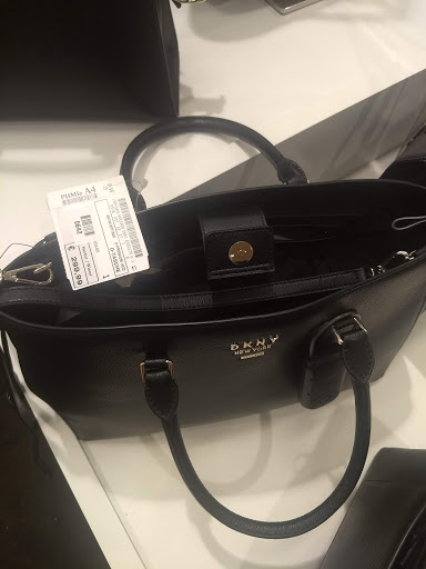 Stores to buy women's shoulder bag Frankfurt