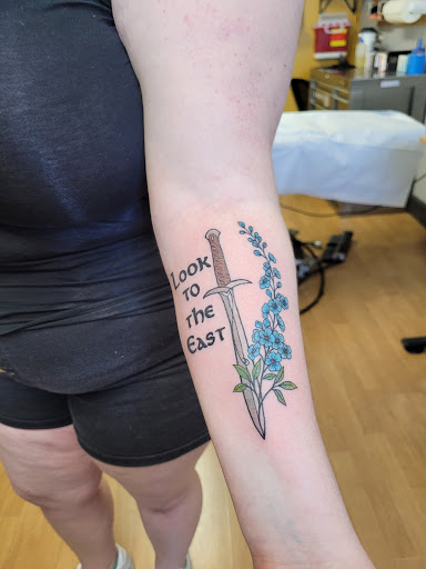 Explore female arm sleeve tattoo ideas, creative tattoo ideas in Richland, available at Luna Roja tattoos