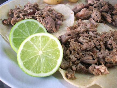 Tacos de Carne Asada Tamez - Carlos Jonguitud Barrios 116, 79626 Rioverde, S.L.P., Mexico