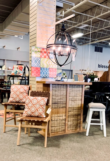Thrift Store «Ditto Upscale Resale», reviews and photos, 571 E 8th St, Holland, MI 49423, USA