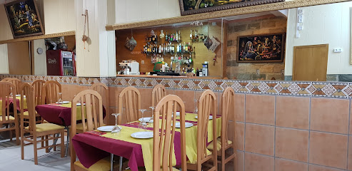 Triveni Indian Cuisine - Carrer del Santíssim, 18, 46780 Oliva, Valencia, Spain