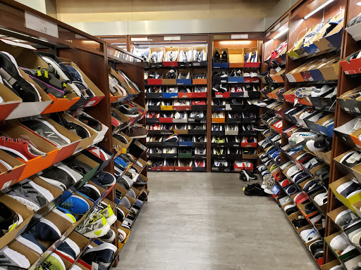 Department Store «Century 21 Department Store», reviews and photos, 61-35 Junction Blvd, Rego Park, NY 11374, USA