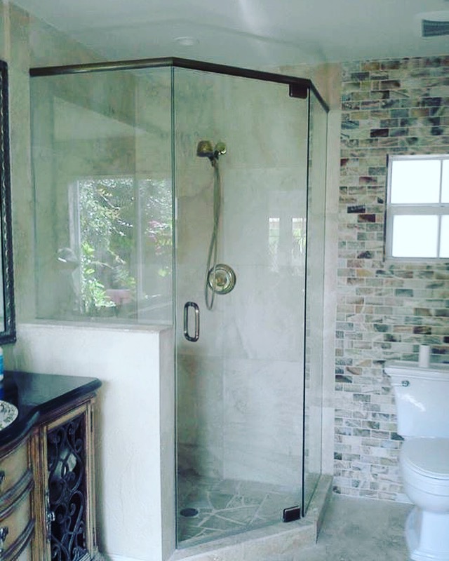 DIAMOND FRAMELESS SHOWERS AND MIRRORS