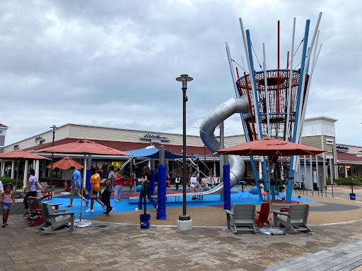 Shopping Mall «Wrentham Village Premium Outlets», reviews and photos, 1 Outlet Blvd, Wrentham, MA 02093, USA