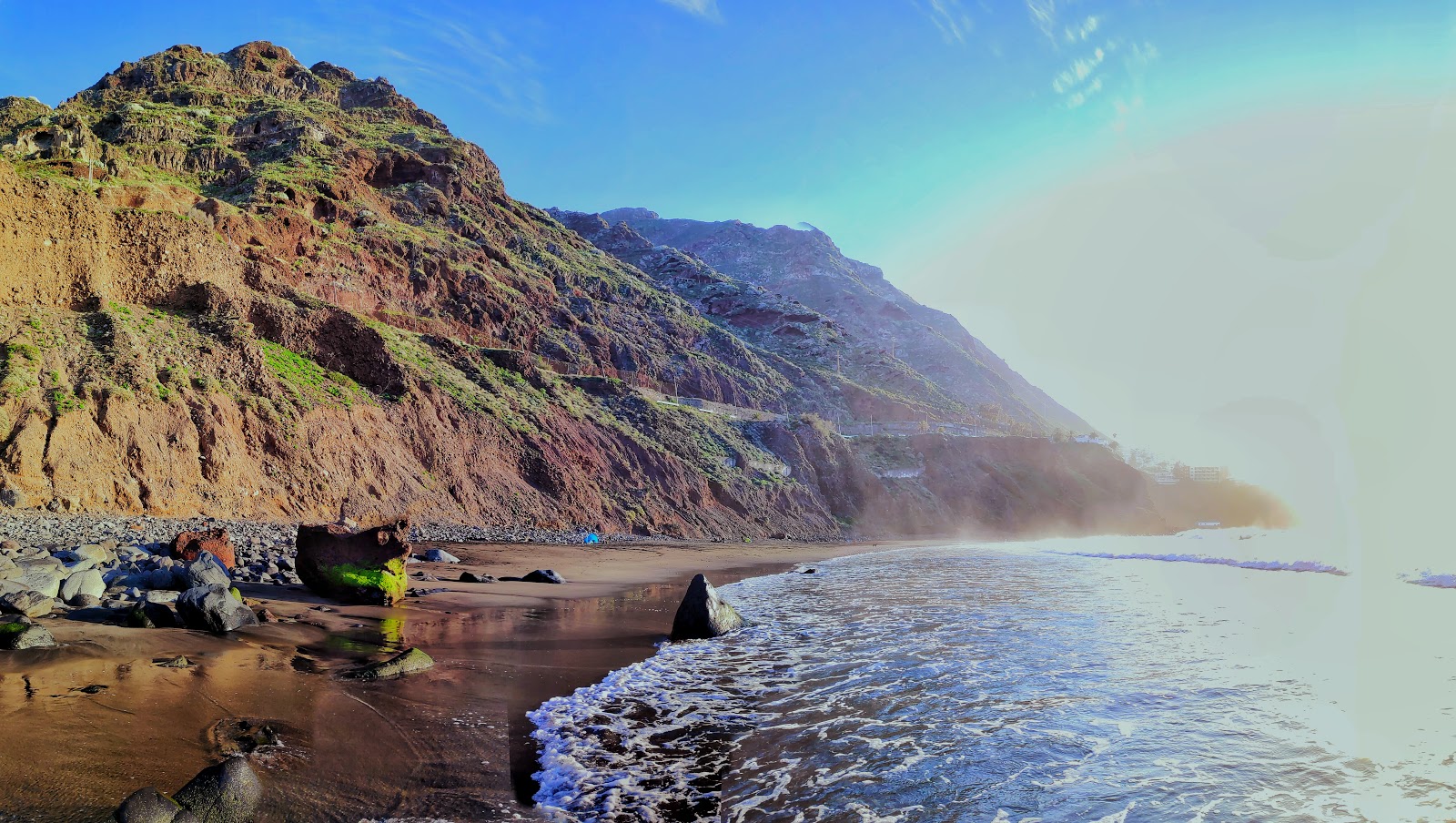 Foto di Playa de Arenal con molto pulita livello di pulizia