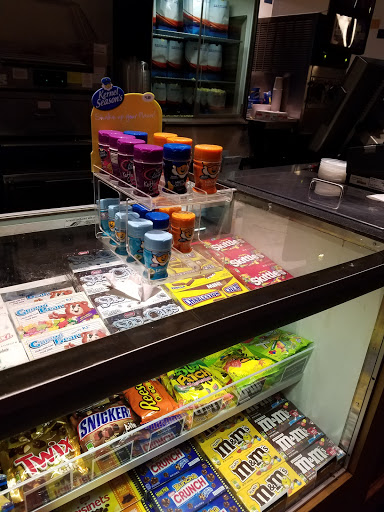 Movie Theater «Showcase Cinema de Lux Revere», reviews and photos, 565 Squire Rd, Revere, MA 02151, USA