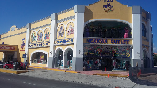 Plaza La Fiesta, Mexican Outlet