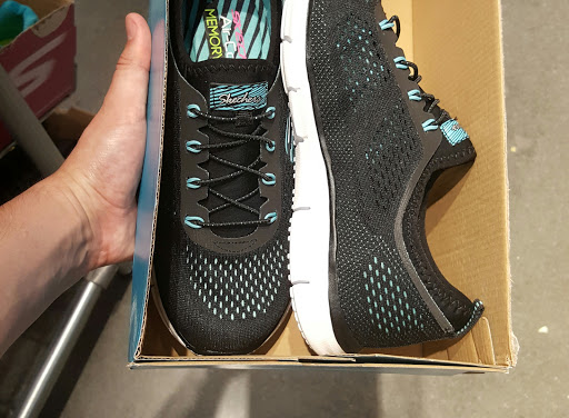 SKECHERS Warehouse Outlet