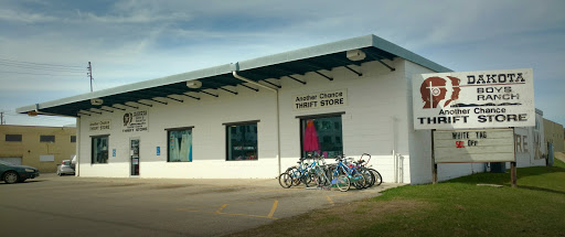 Thrift Store «Dakota Boys and Girls Ranch Thrift Store», reviews and photos, 1001 4th Ave N, Fargo, ND 58102, USA