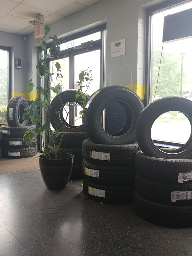 Monro Auto Service and Tire Centers image 3