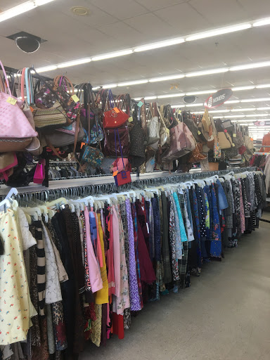 Thrift Store «Value World», reviews and photos, 11900 Detroit Ave, Lakewood, OH 44107, USA