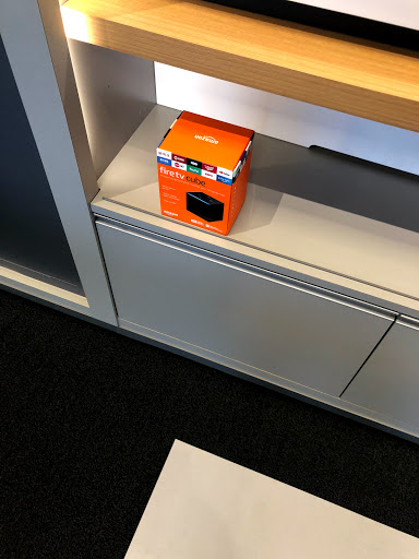 Cell Phone Store «Verizon», reviews and photos, 19230 Alderwood Mall Pkwy #150, Lynnwood, WA 98036, USA