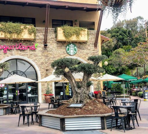 Shopping Mall «Flower Hill Promenade», reviews and photos, 2720 Via De La Valle, Del Mar, CA 92014, USA