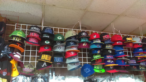 Tobacco Shop «Bobs Discount Tobacco & Beer», reviews and photos, 505 Providence Blvd, Clarksville, TN 37042, USA