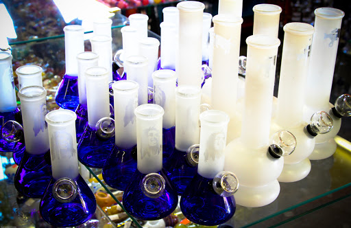 Tobacco Shop «The Bong Smoke Shop», reviews and photos, 225 Lancaster Dr SE, Salem, OR 97317, USA