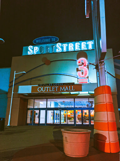 Outlet Mall «St. Louis Outlet Mall», reviews and photos, 5555 St.Louis Mills Blvd, Hazelwood, MO 63042, USA